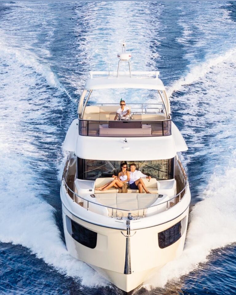 yacht rent Dubai
